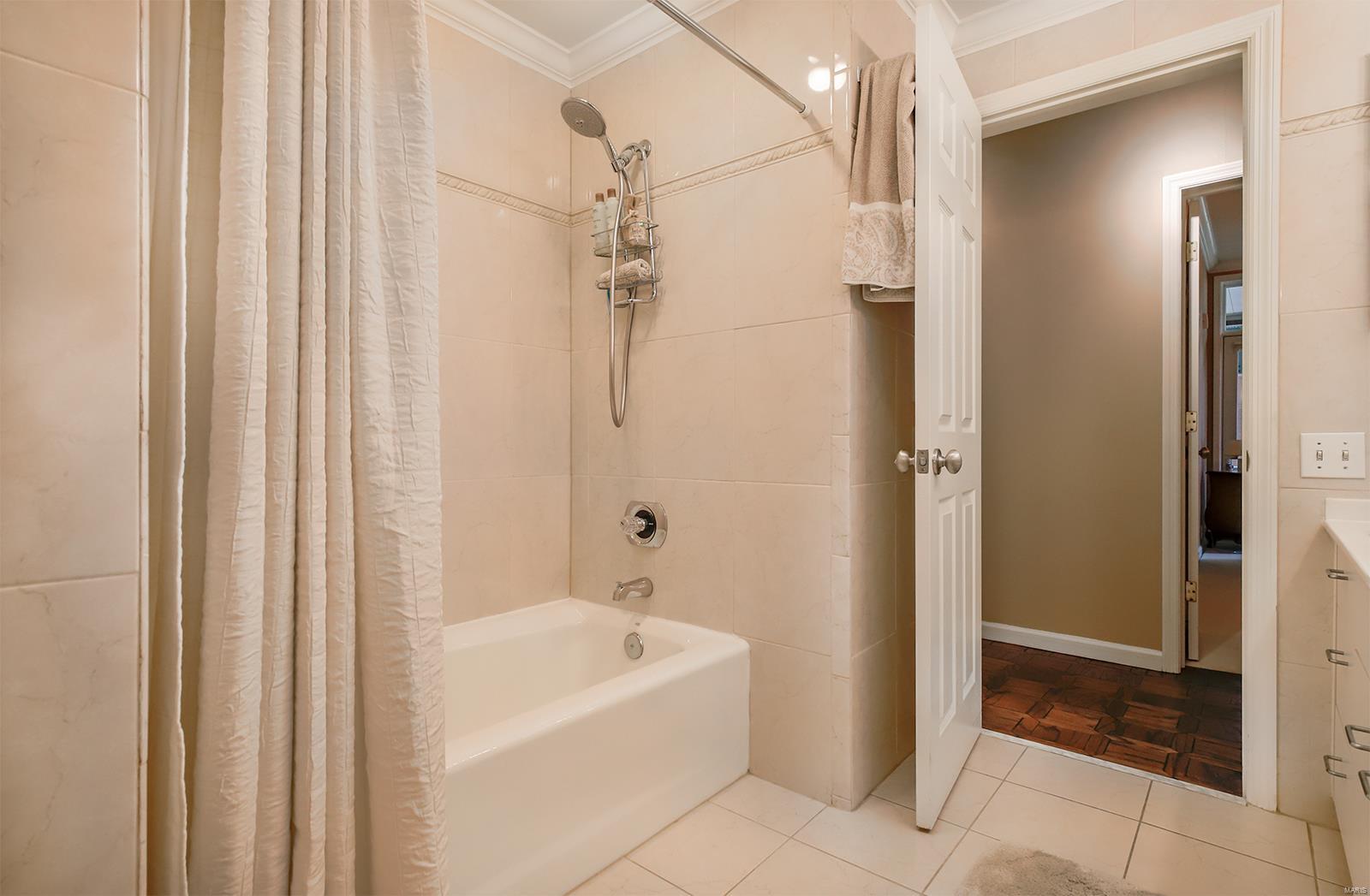 Kingsbury Place - Clayton Condo - Residential