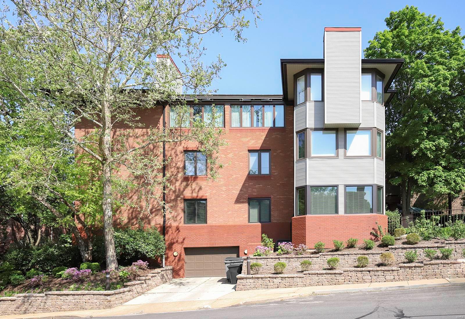 Kingsbury Place - Clayton Condo - Residential