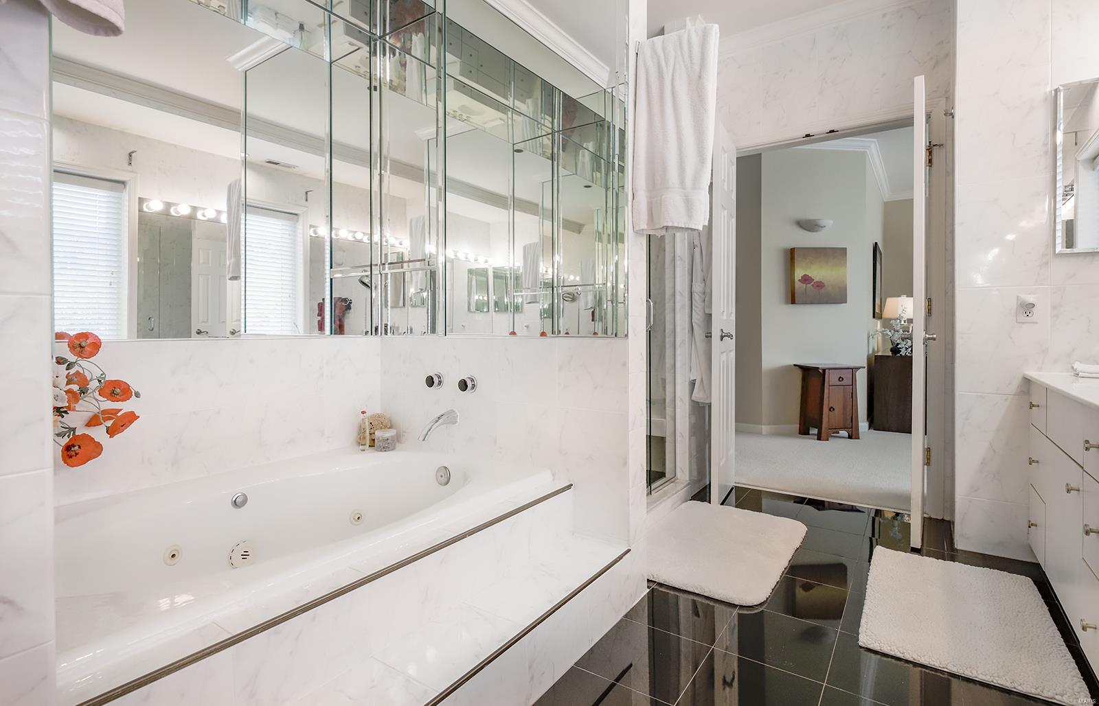 Kingsbury Place - Clayton Condo - Residential