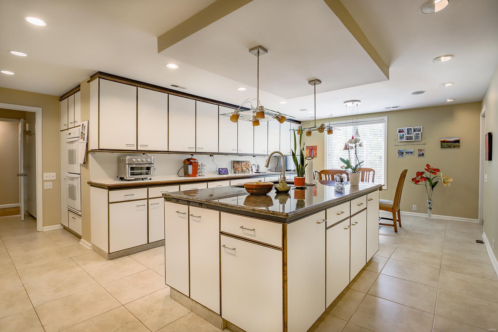 Kingsbury Place - Clayton Condo - Residential