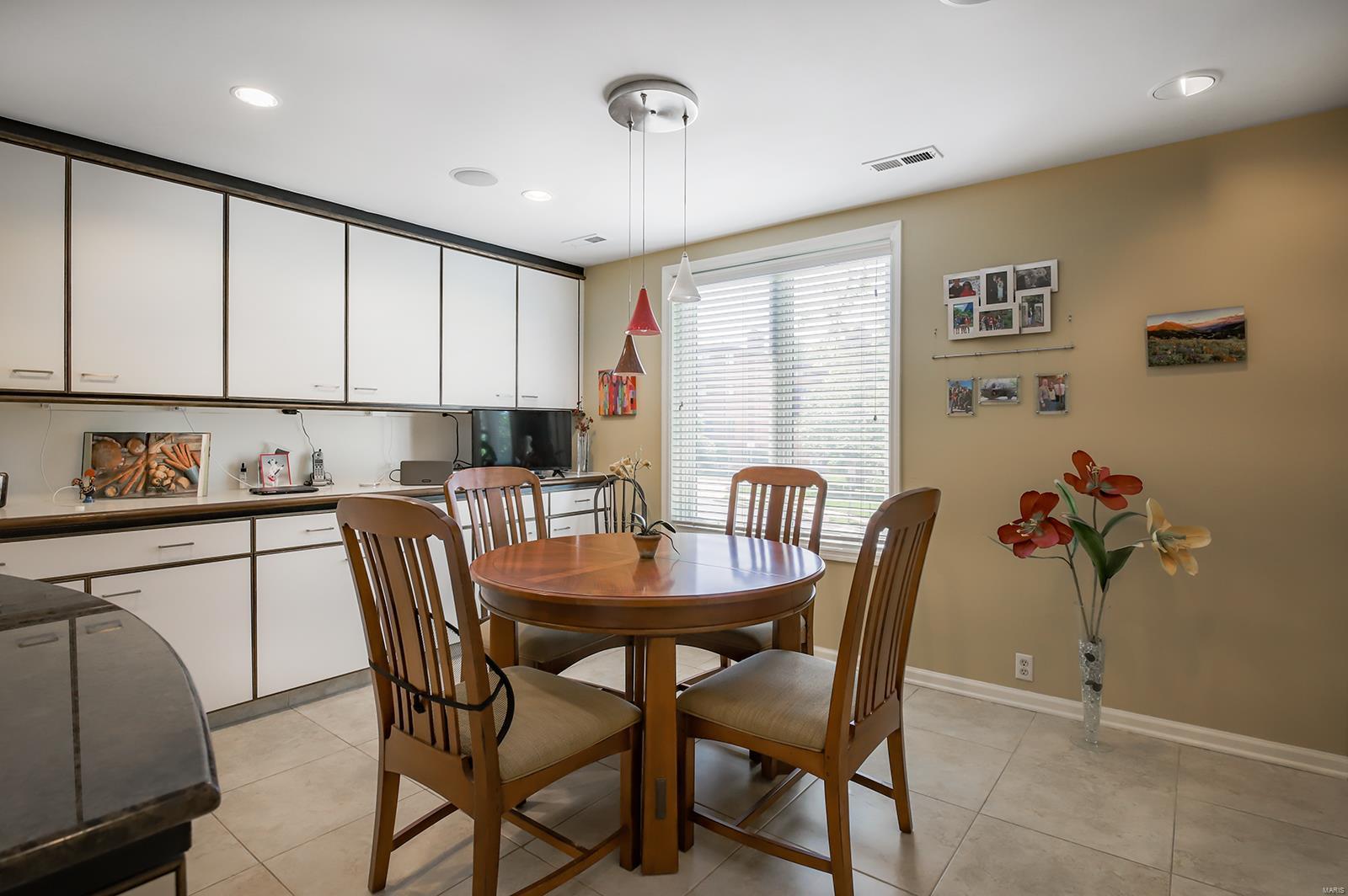 Kingsbury Place - Clayton Condo - Residential