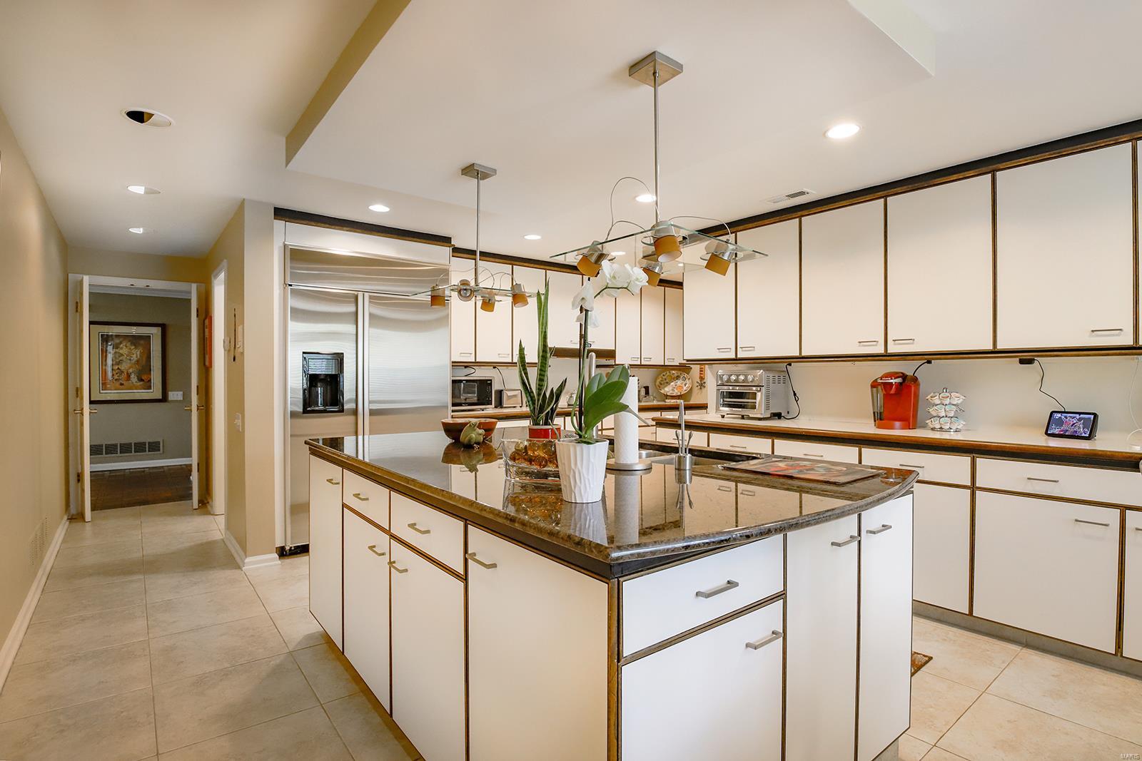 Kingsbury Place - Clayton Condo - Residential