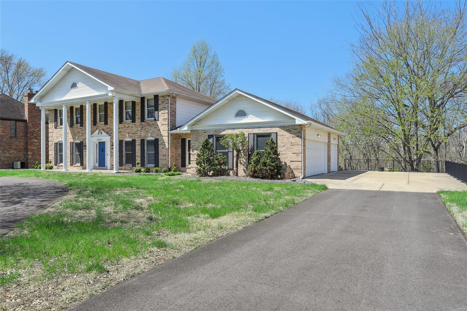 12817 Pointe Dr