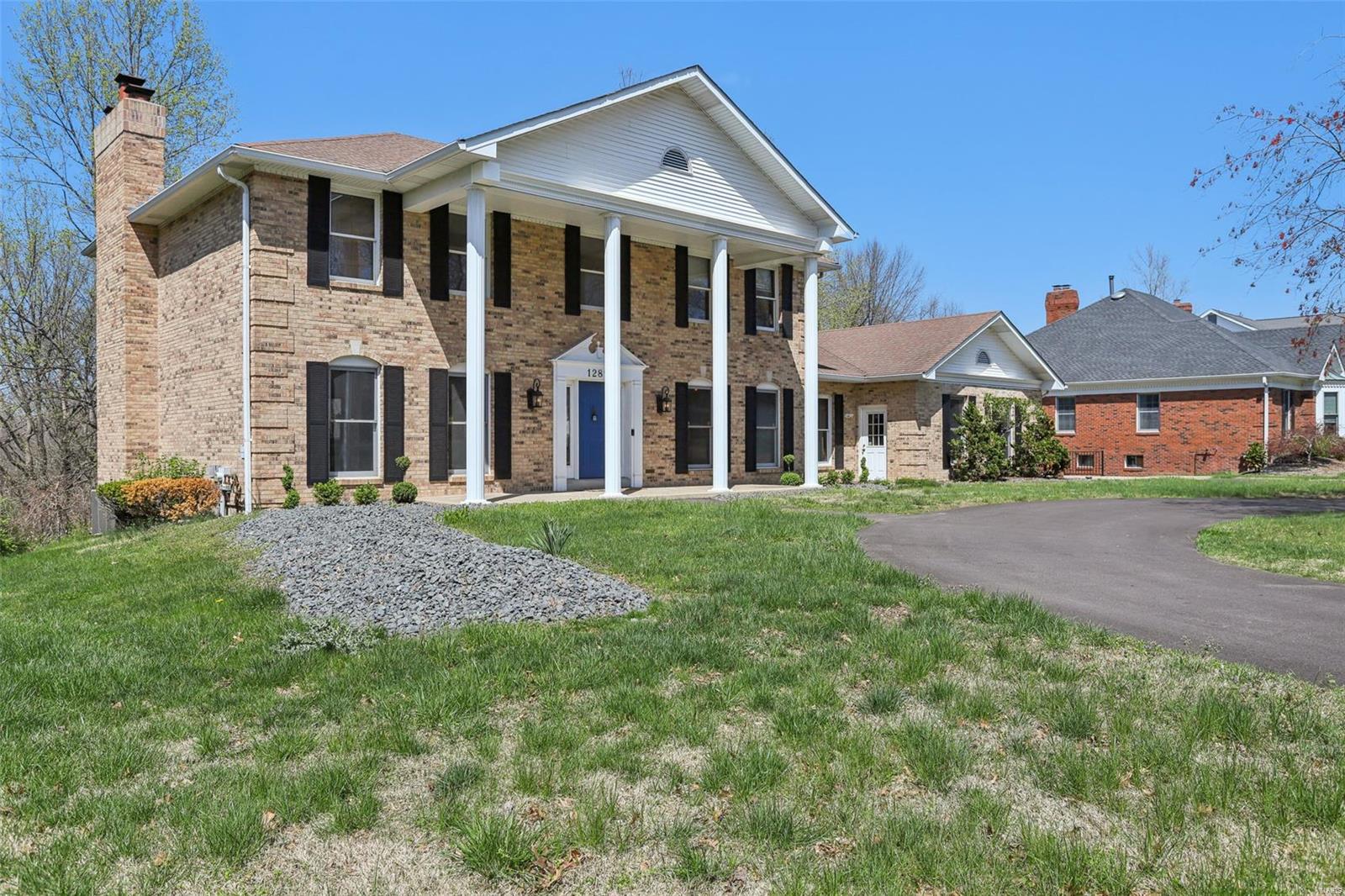 12817 Pointe Dr