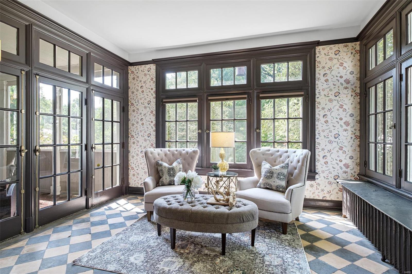 Flower Hill - Residential