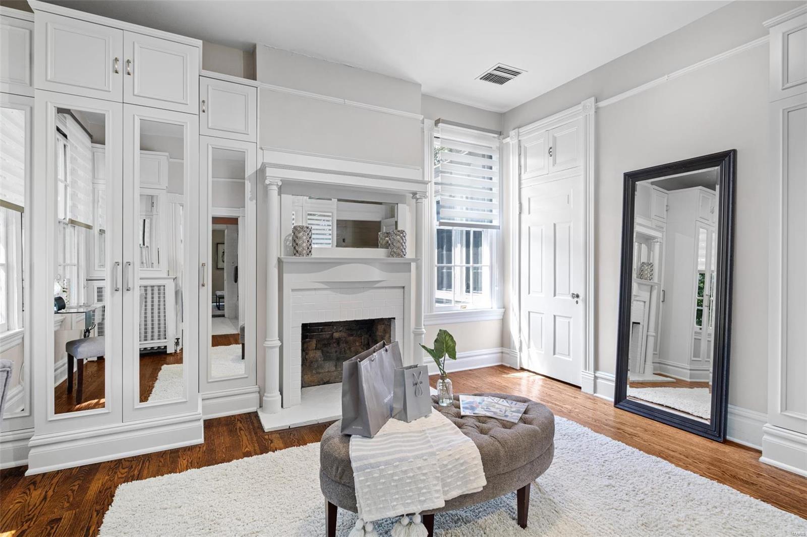 Flower Hill - Residential