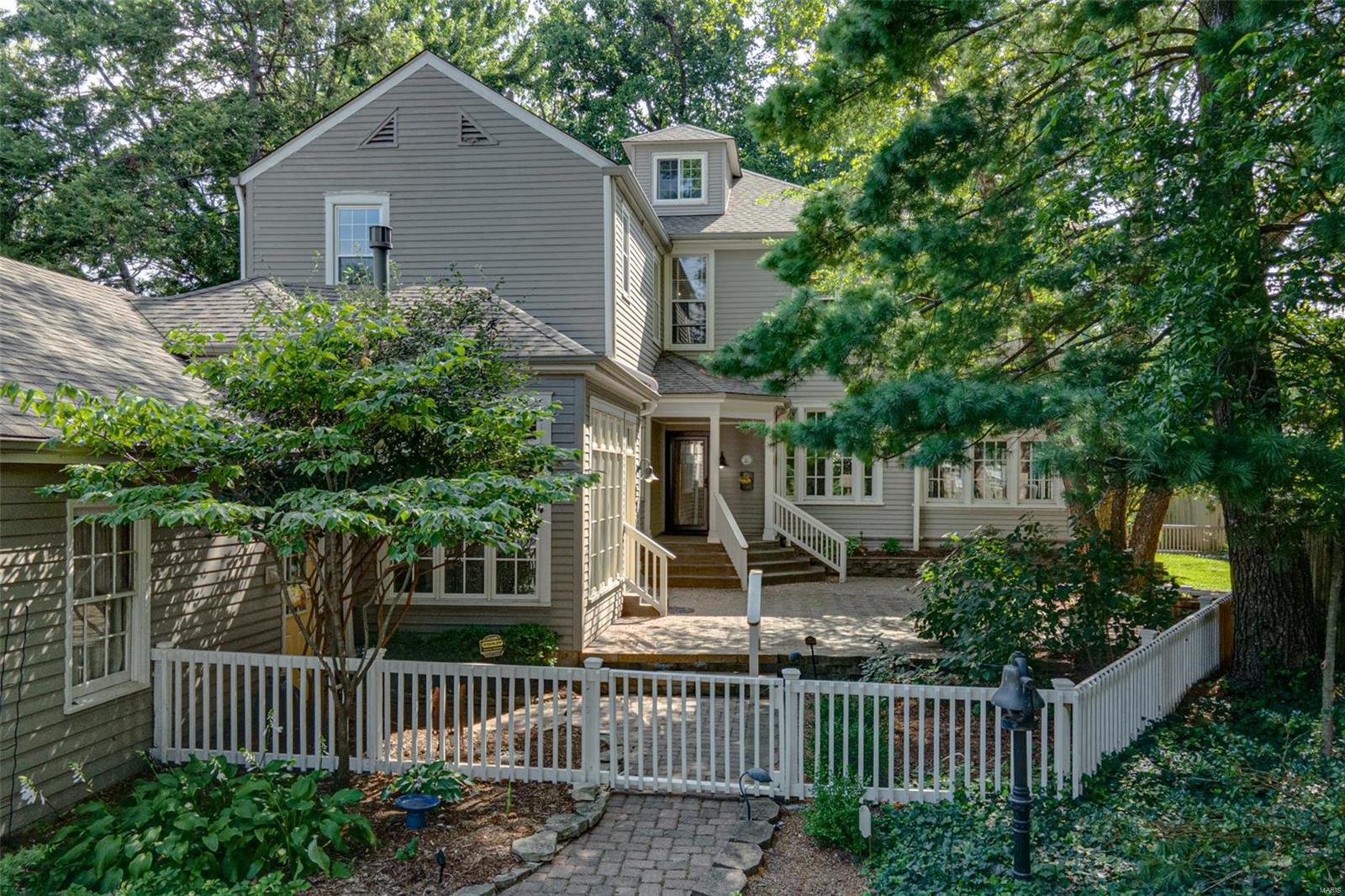 Flower Hill - Residential