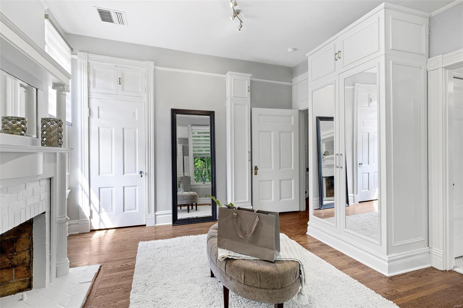 Flower Hill - Residential