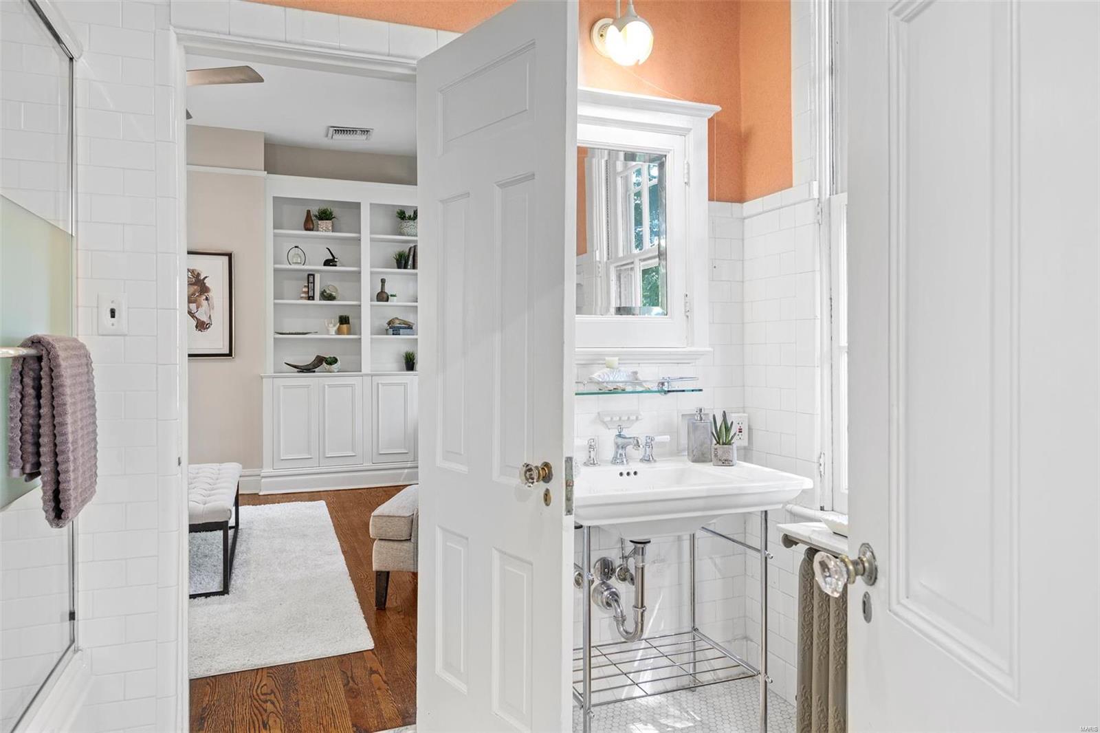 Flower Hill - Residential