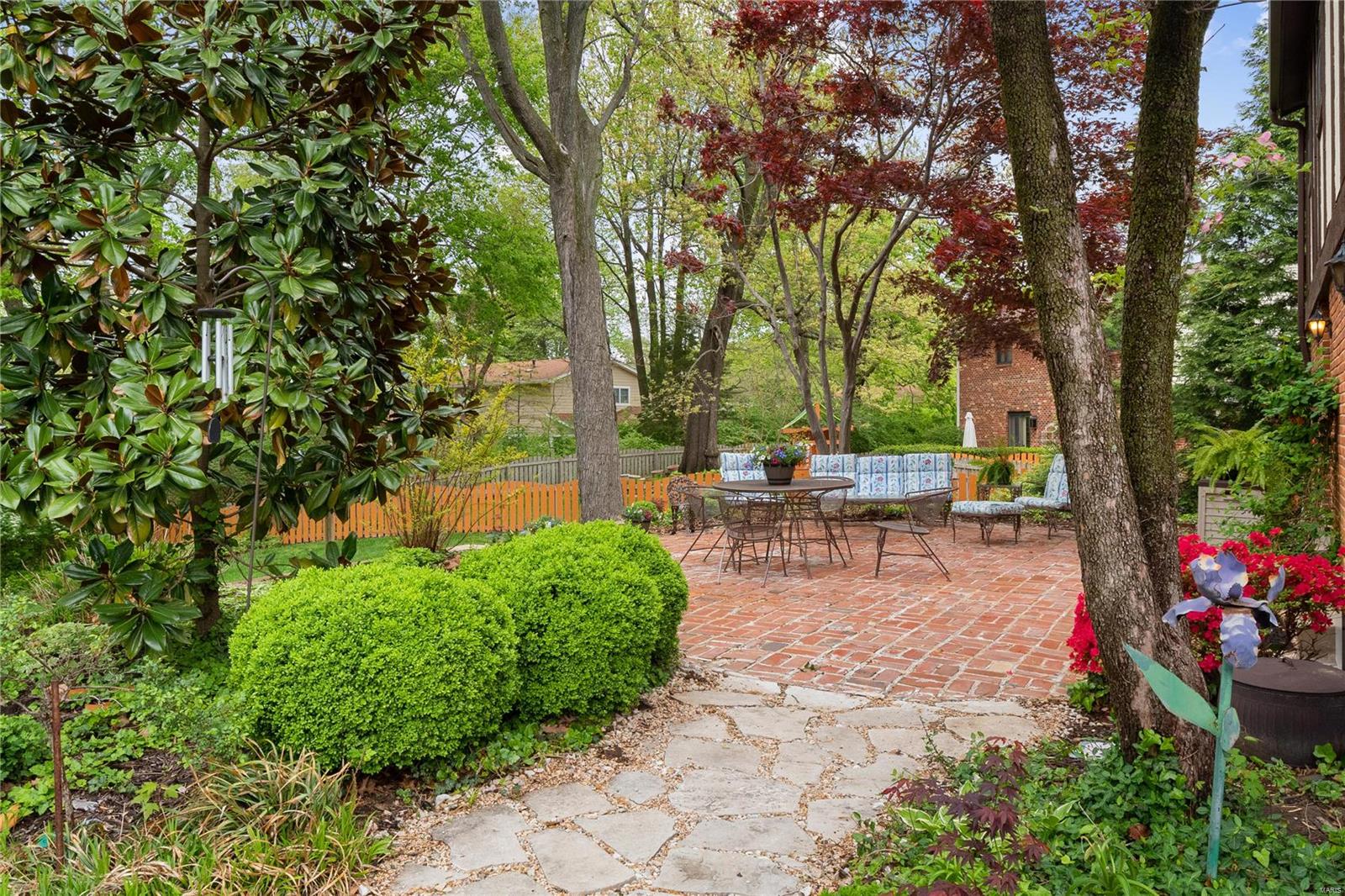Creve Coeur Place - Residential