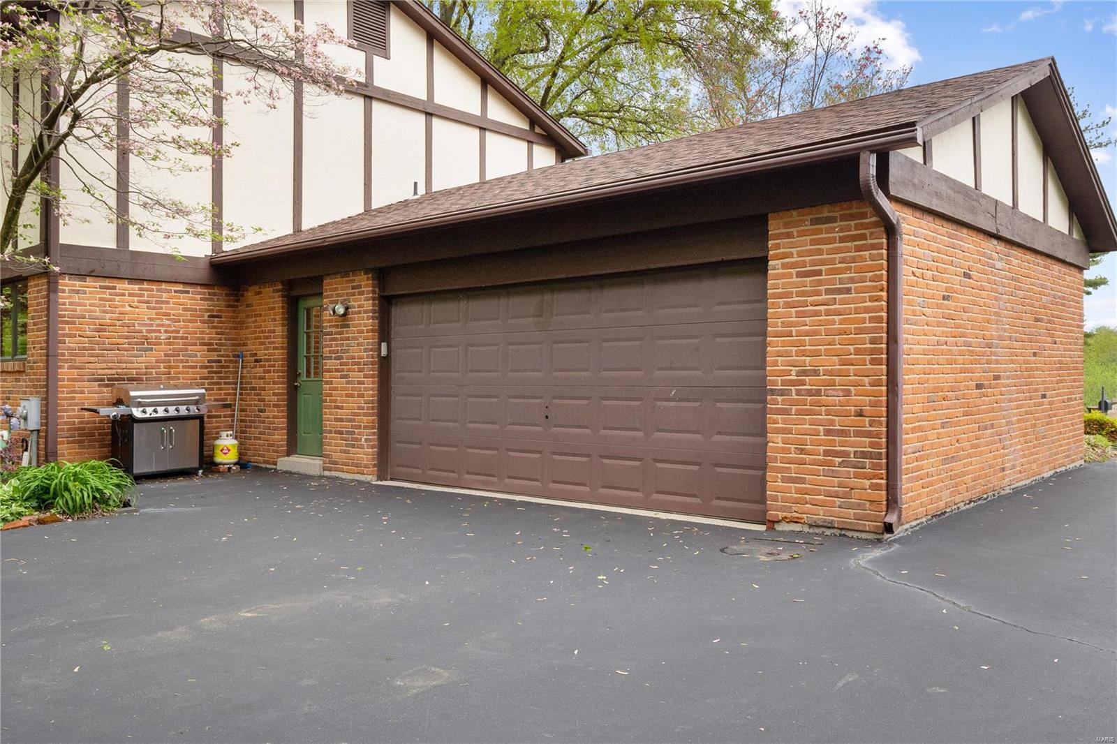 Creve Coeur Place - Residential