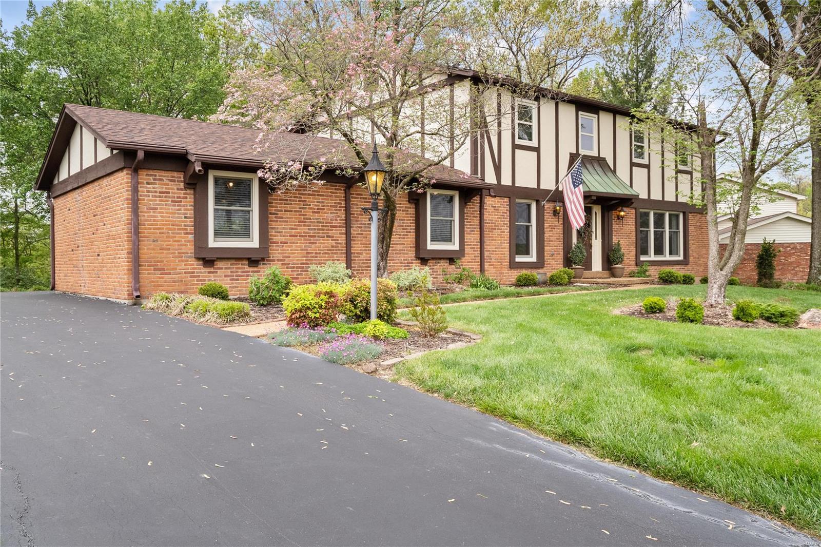 Creve Coeur Place - Residential