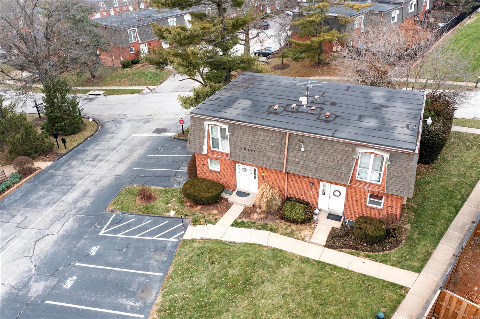 Beau Jardin Twnhms A Condo - Residential