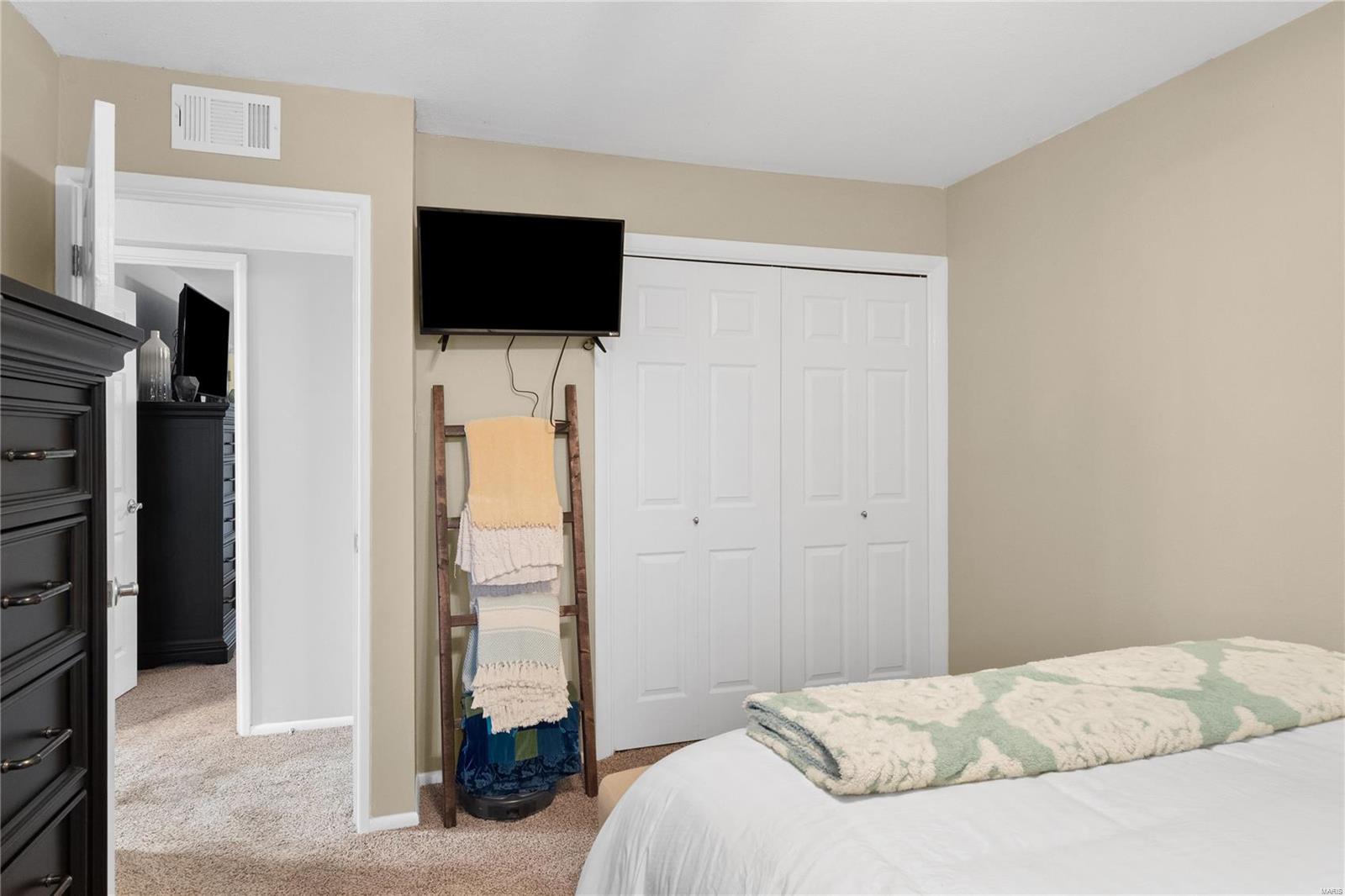 Beau Jardin Twnhms A Condo - Residential