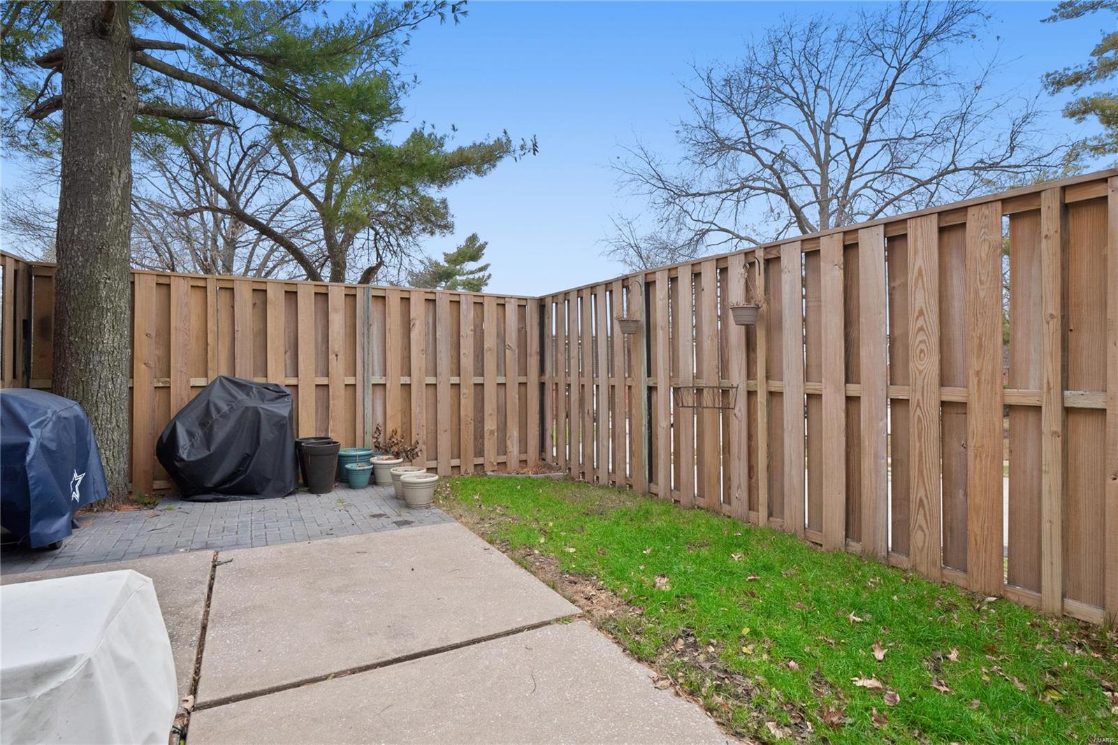 Beau Jardin Twnhms A Condo - Residential