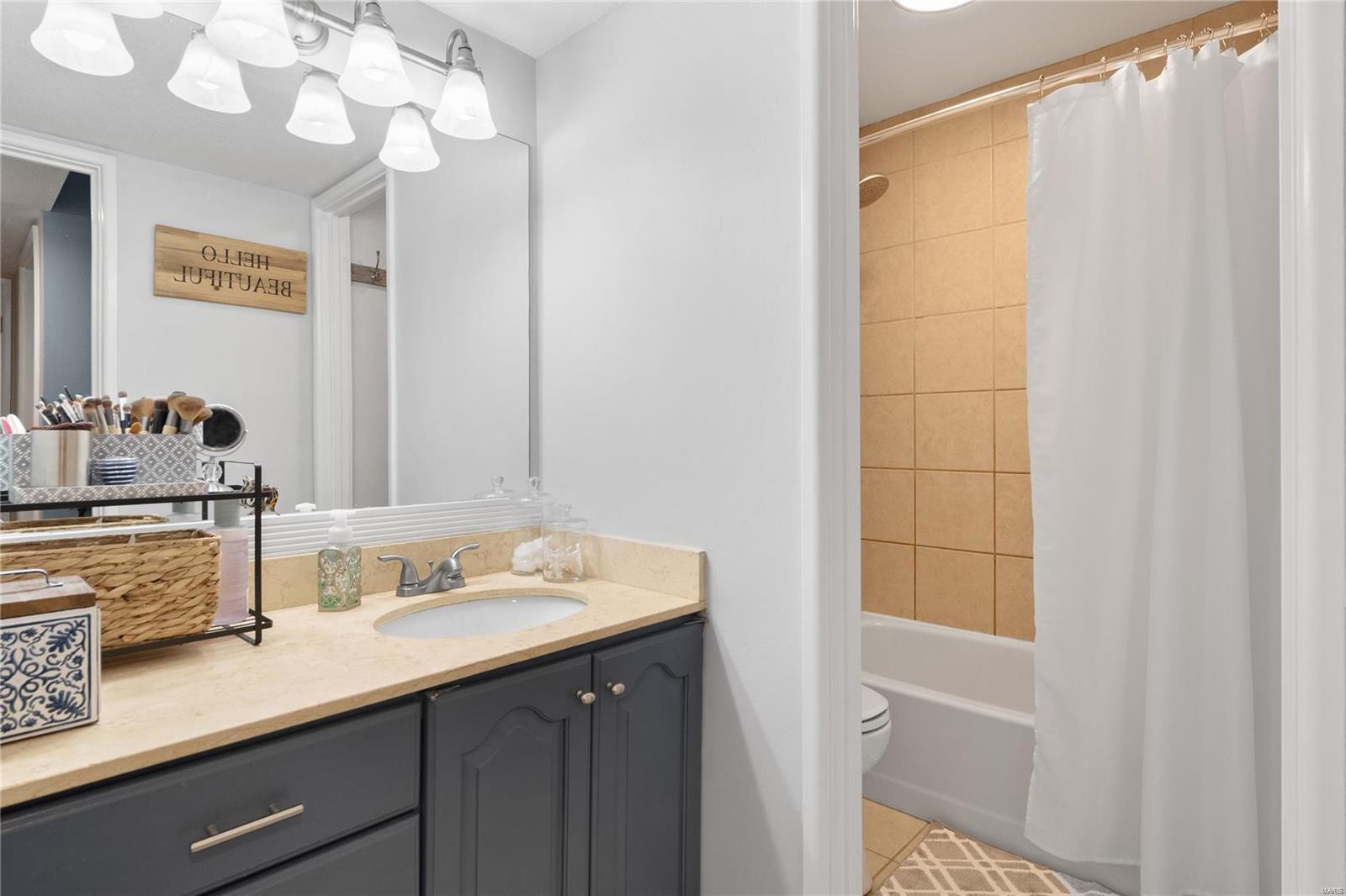 Beau Jardin Twnhms A Condo - Residential