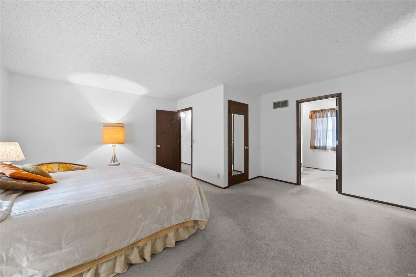 O'Fallon, Missouri 63366, United States, 4 Bedrooms Bedrooms, ,3 BathroomsBathrooms,Residential,Pending,91956