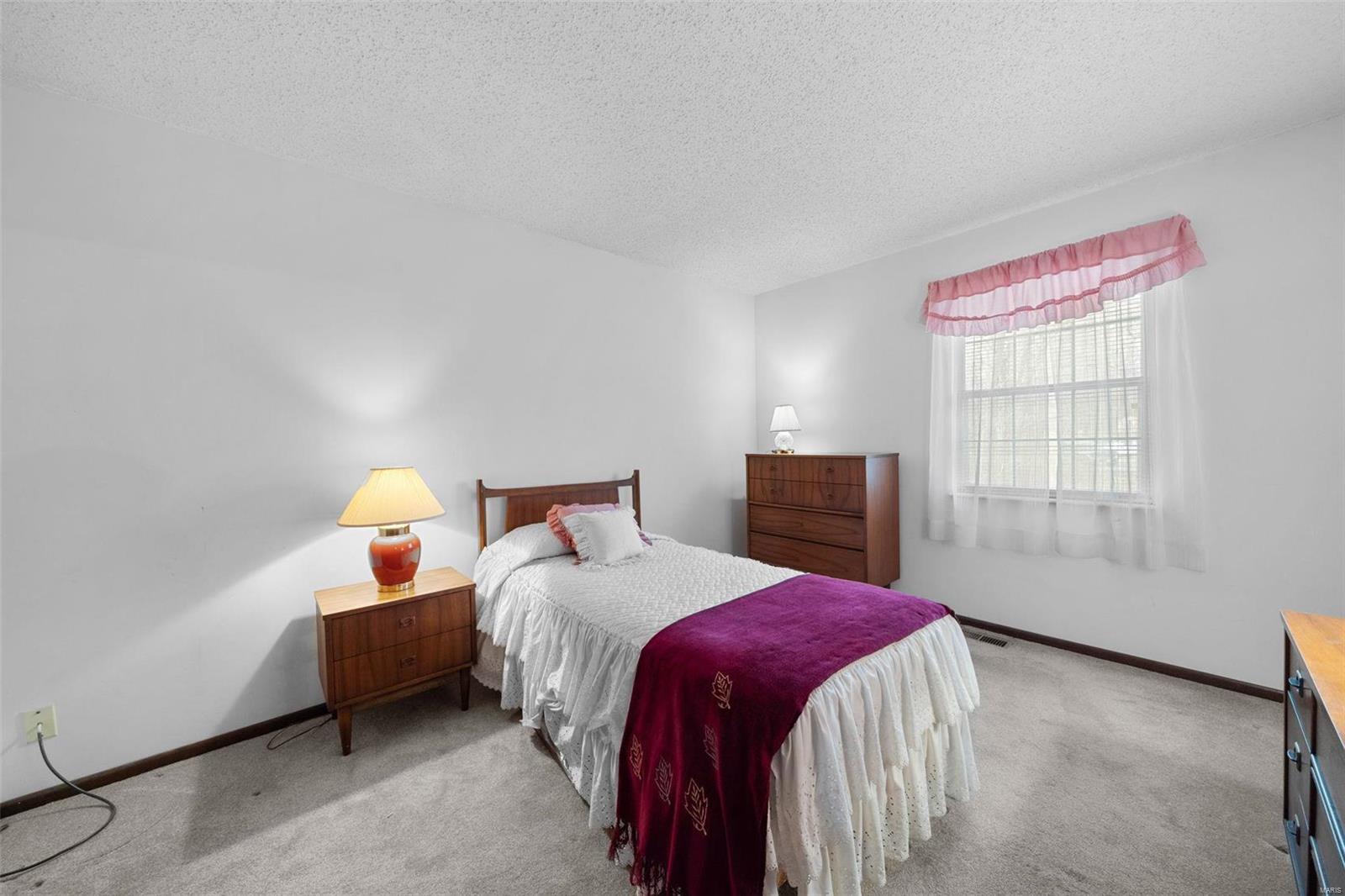 O'Fallon, Missouri 63366, United States, 4 Bedrooms Bedrooms, ,3 BathroomsBathrooms,Residential,Pending,91956