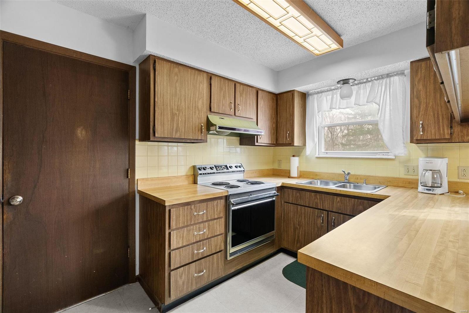 O'Fallon, Missouri 63366, United States, 4 Bedrooms Bedrooms, ,3 BathroomsBathrooms,Residential,Pending,91956