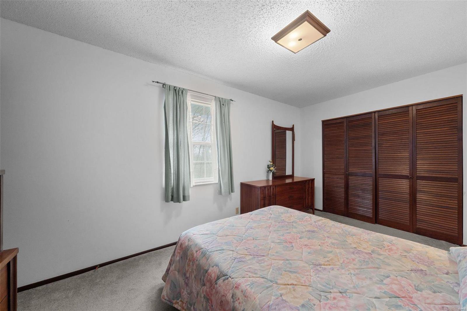 O'Fallon, Missouri 63366, United States, 4 Bedrooms Bedrooms, ,3 BathroomsBathrooms,Residential,Pending,91956