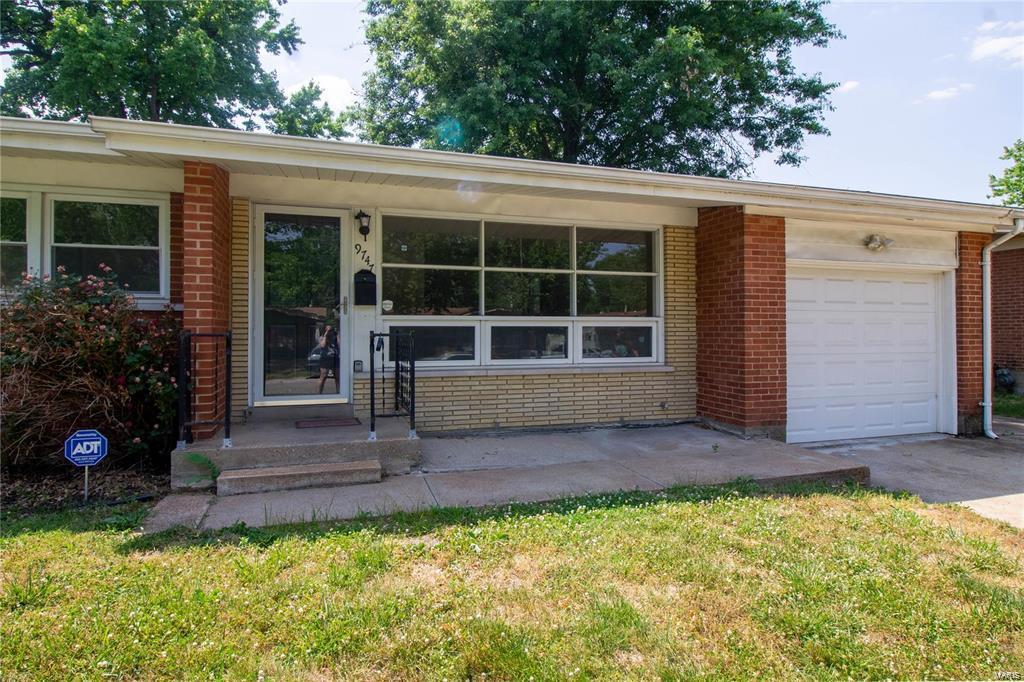 St Louis, Missouri 63136, United States, 3 Bedrooms Bedrooms, ,2 BathroomsBathrooms,Residential,Pending,90737