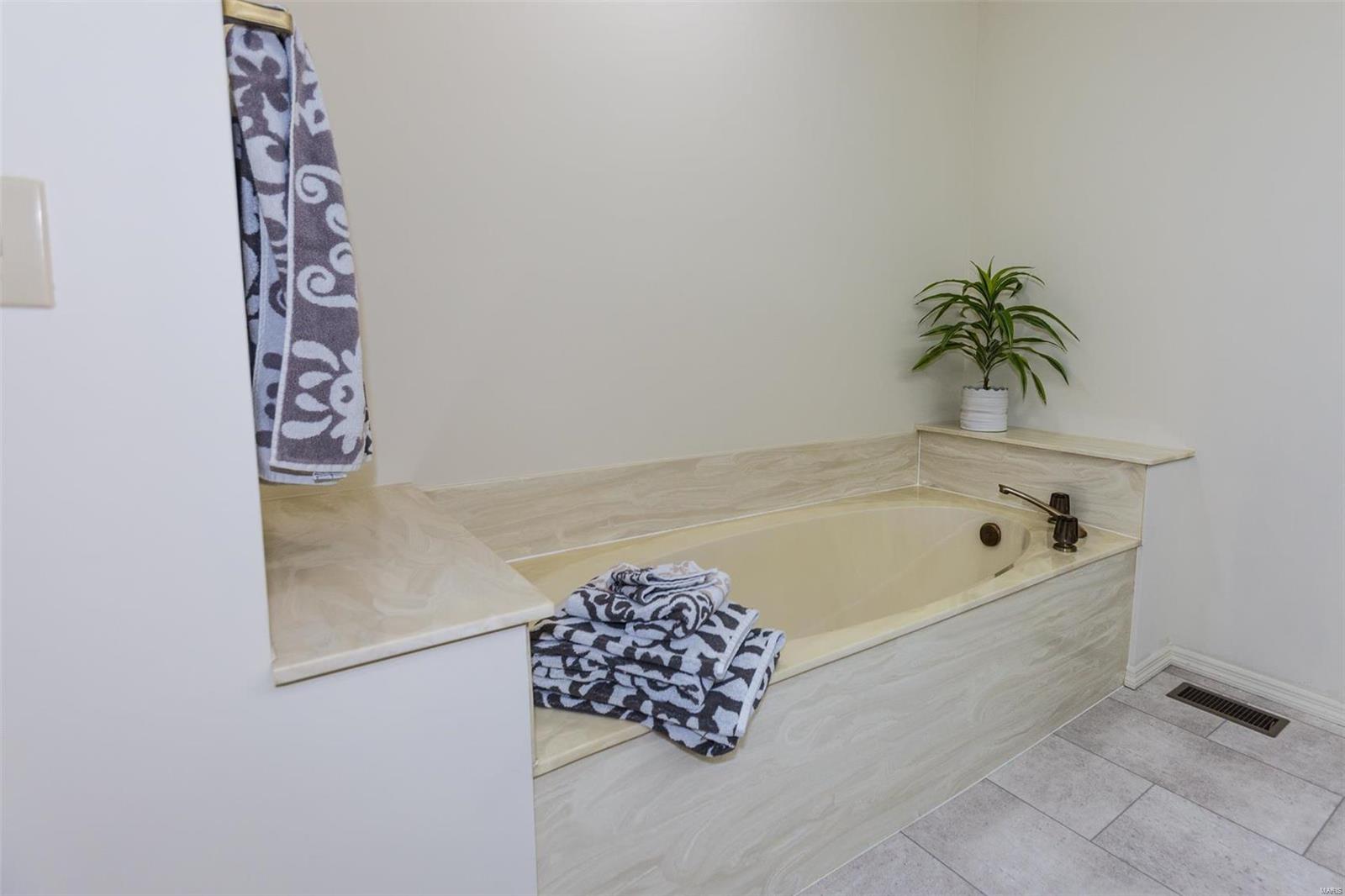 Villages At Baxter Ridge Six Condo - Residential