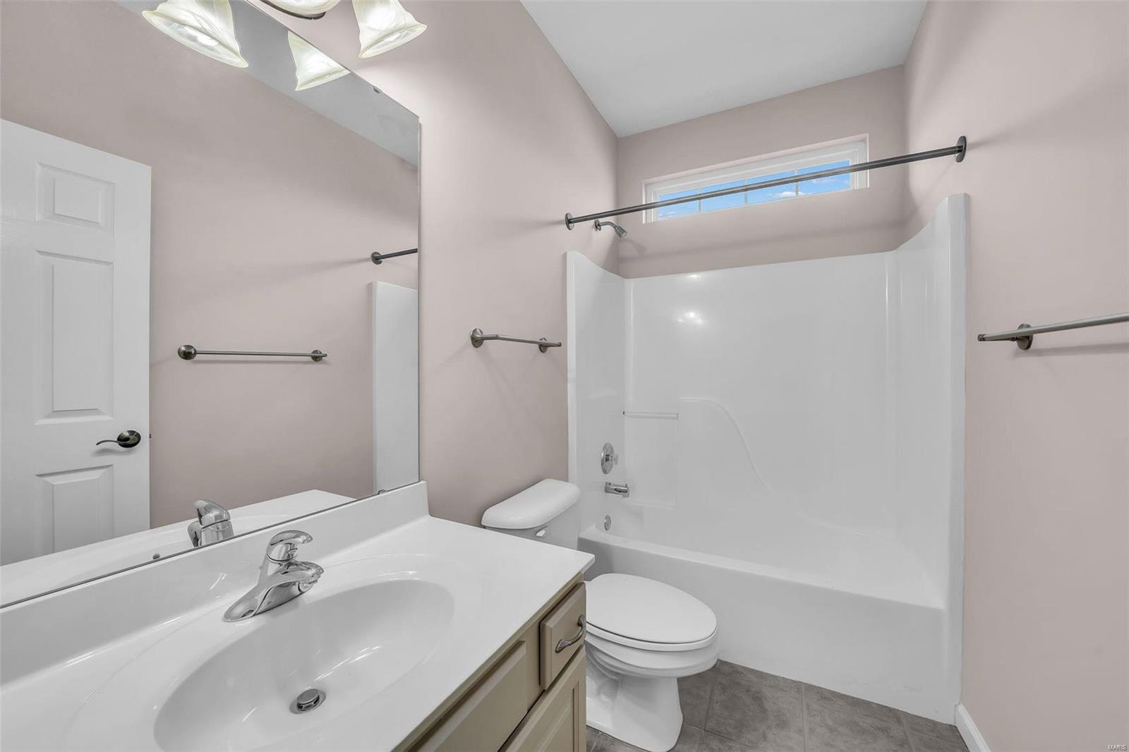 St Peters, Missouri 63376, United States, 3 Bedrooms Bedrooms, ,3 BathroomsBathrooms,Residential,Pending,16683