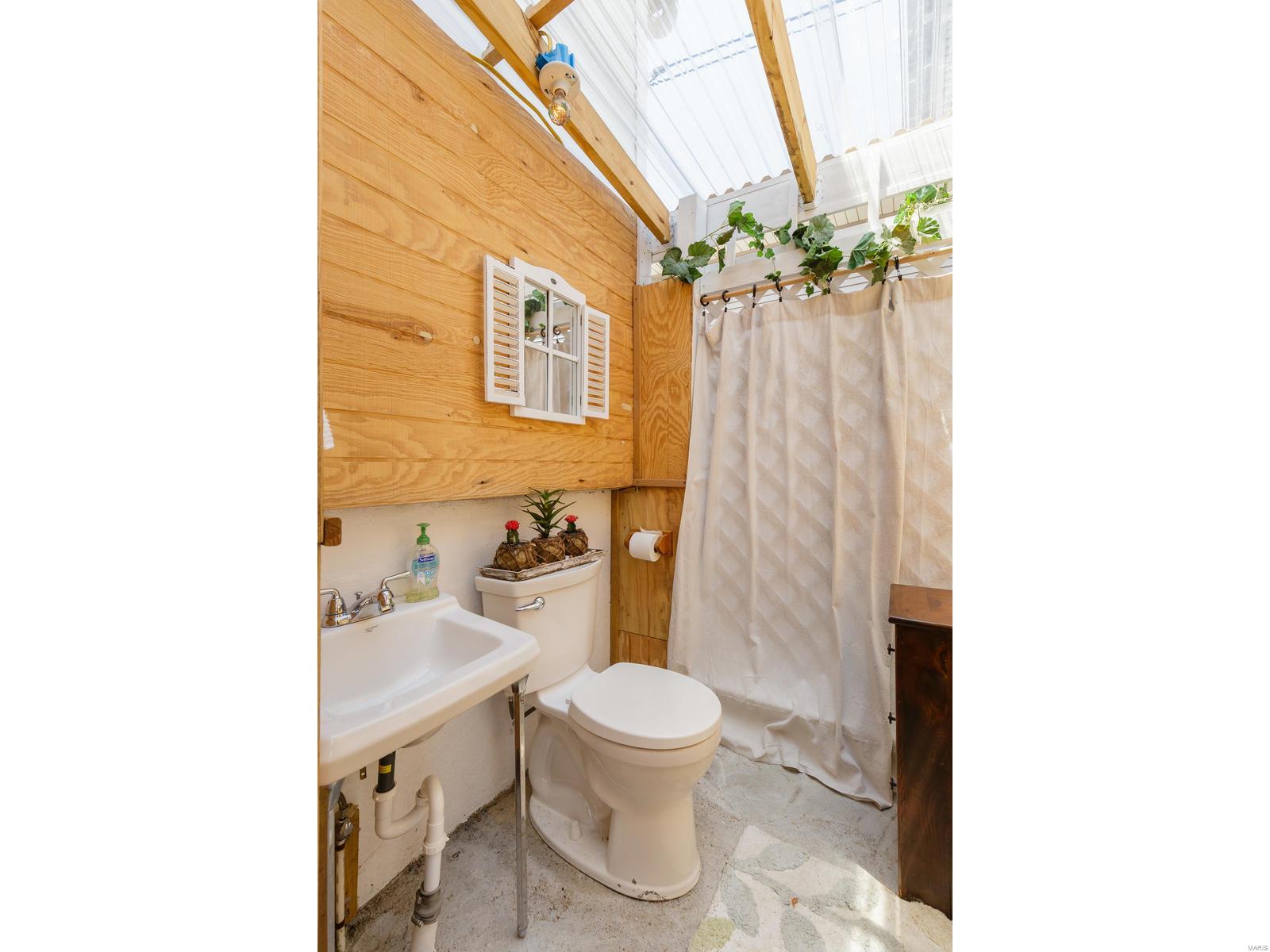 Columbia Macklind Heights Add - Residential