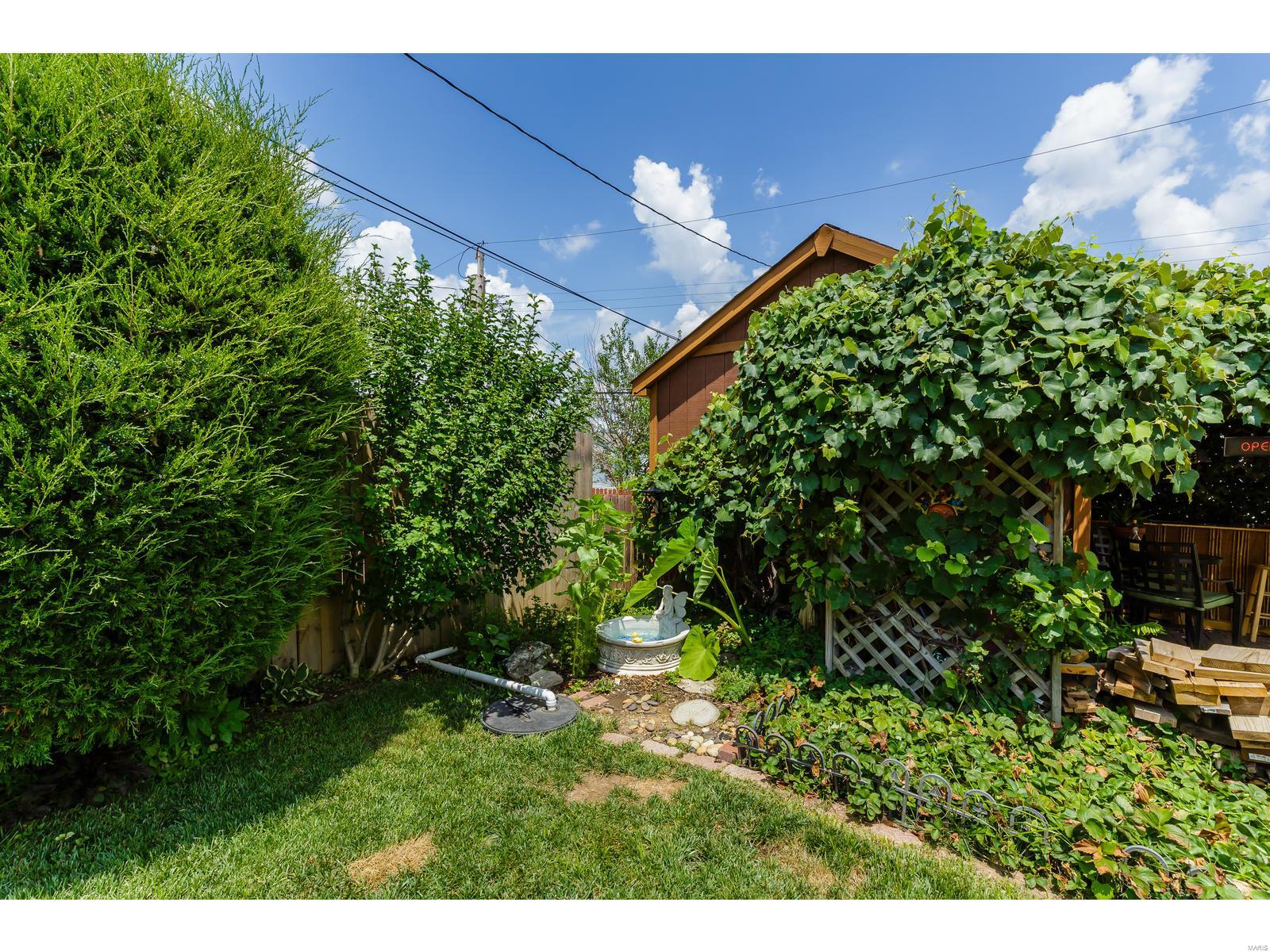 Columbia Macklind Heights Add - Residential