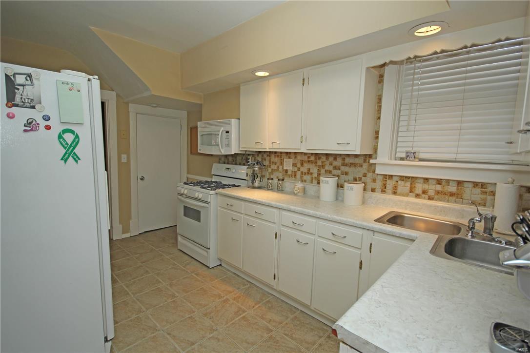 Foys Ivanhoe Add - Residential