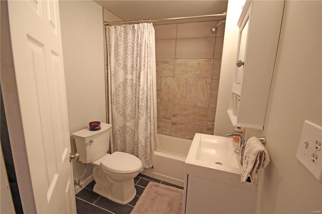 Foys Ivanhoe Add - Residential