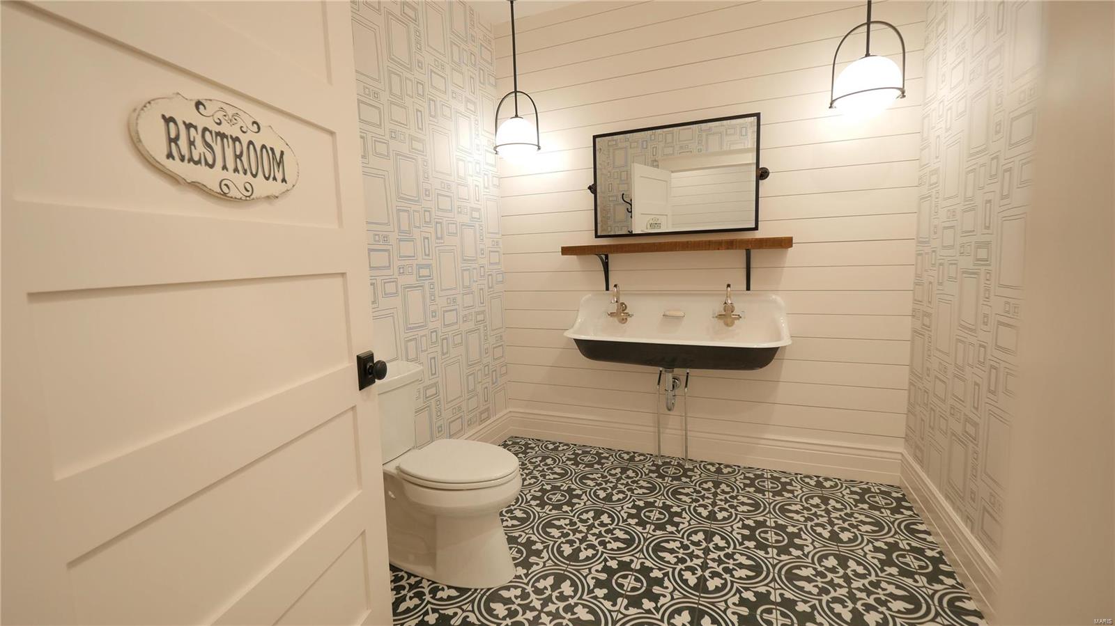 O T of Washington - Commercial Sale