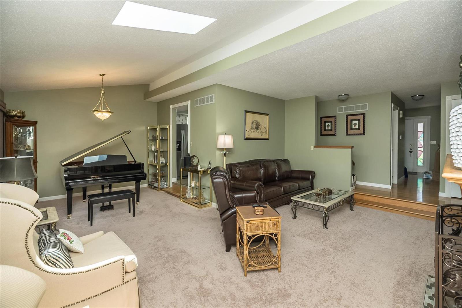 Royal Pines Condo Seventh - Residential