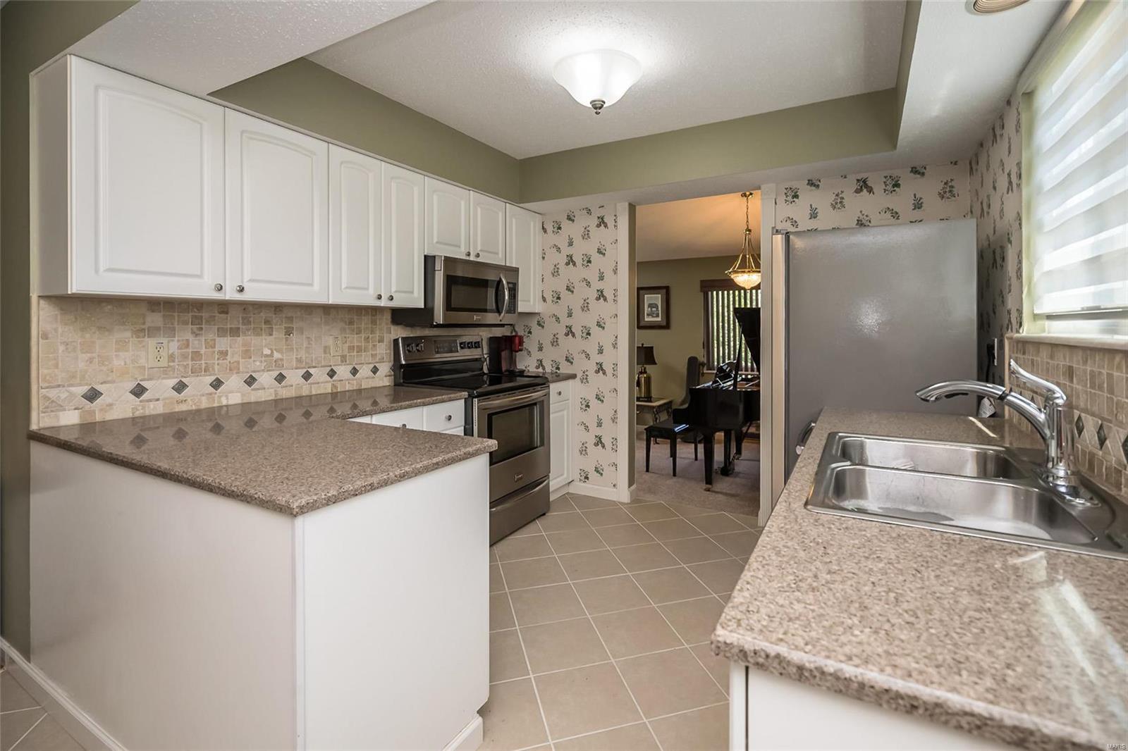 Royal Pines Condo Seventh - Residential