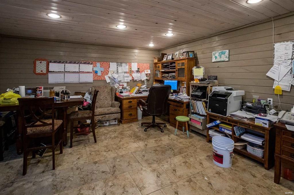 NON SUBDIVISION - Commercial Sale