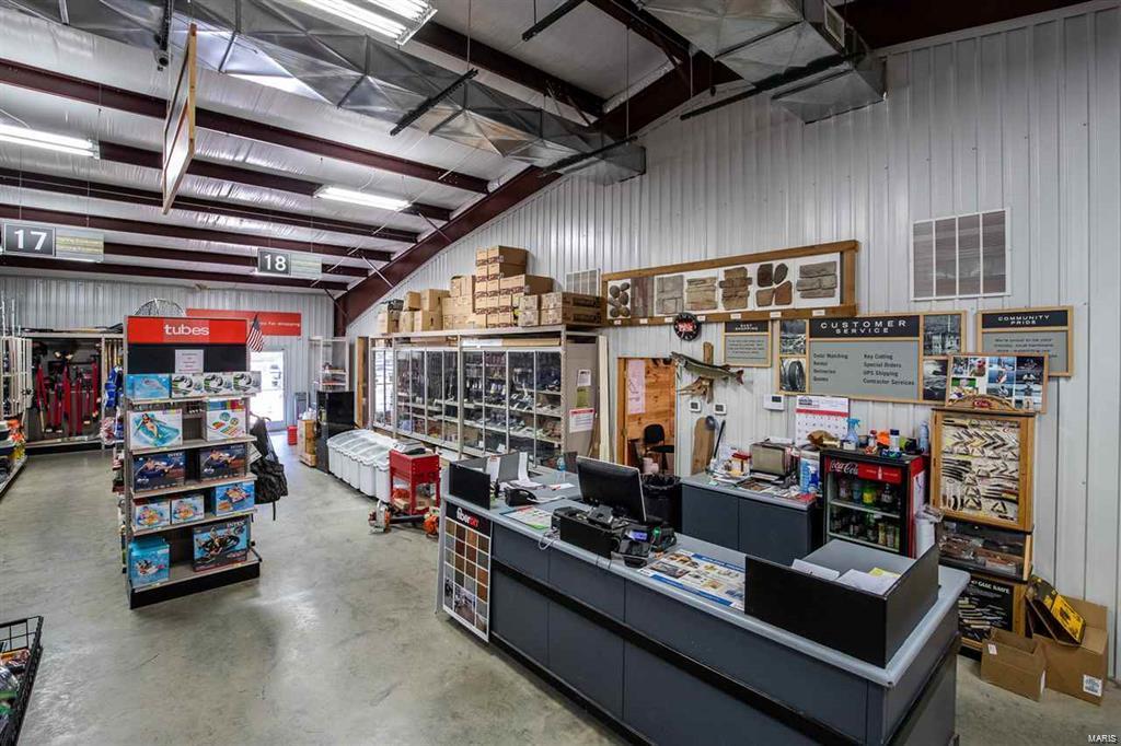 NON SUBDIVISION - Commercial Sale