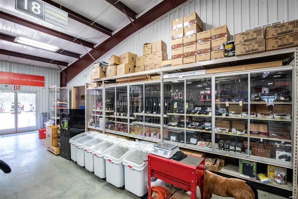 NON SUBDIVISION - Commercial Sale