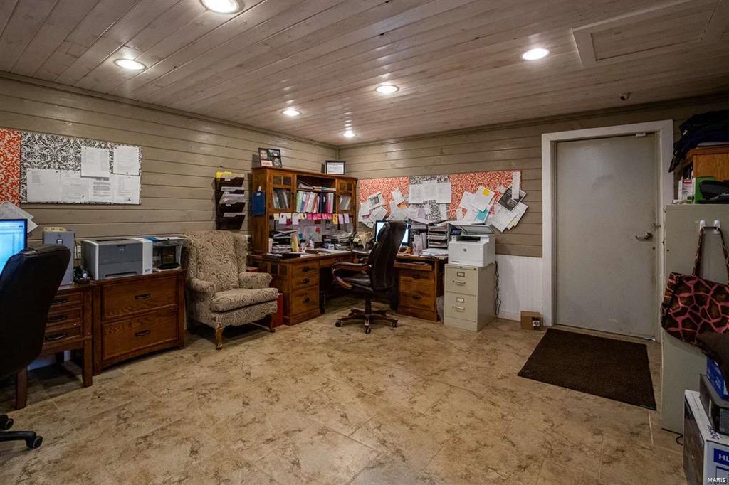 NON SUBDIVISION - Commercial Sale