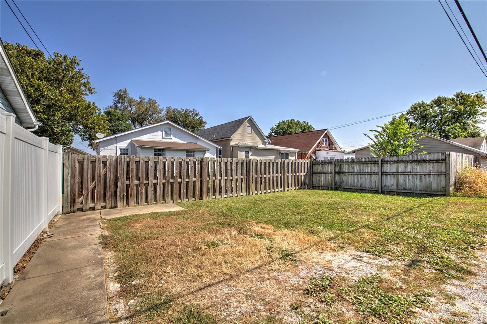 Mcdermott & Haydens Hannover Heights Ad - Residential Income