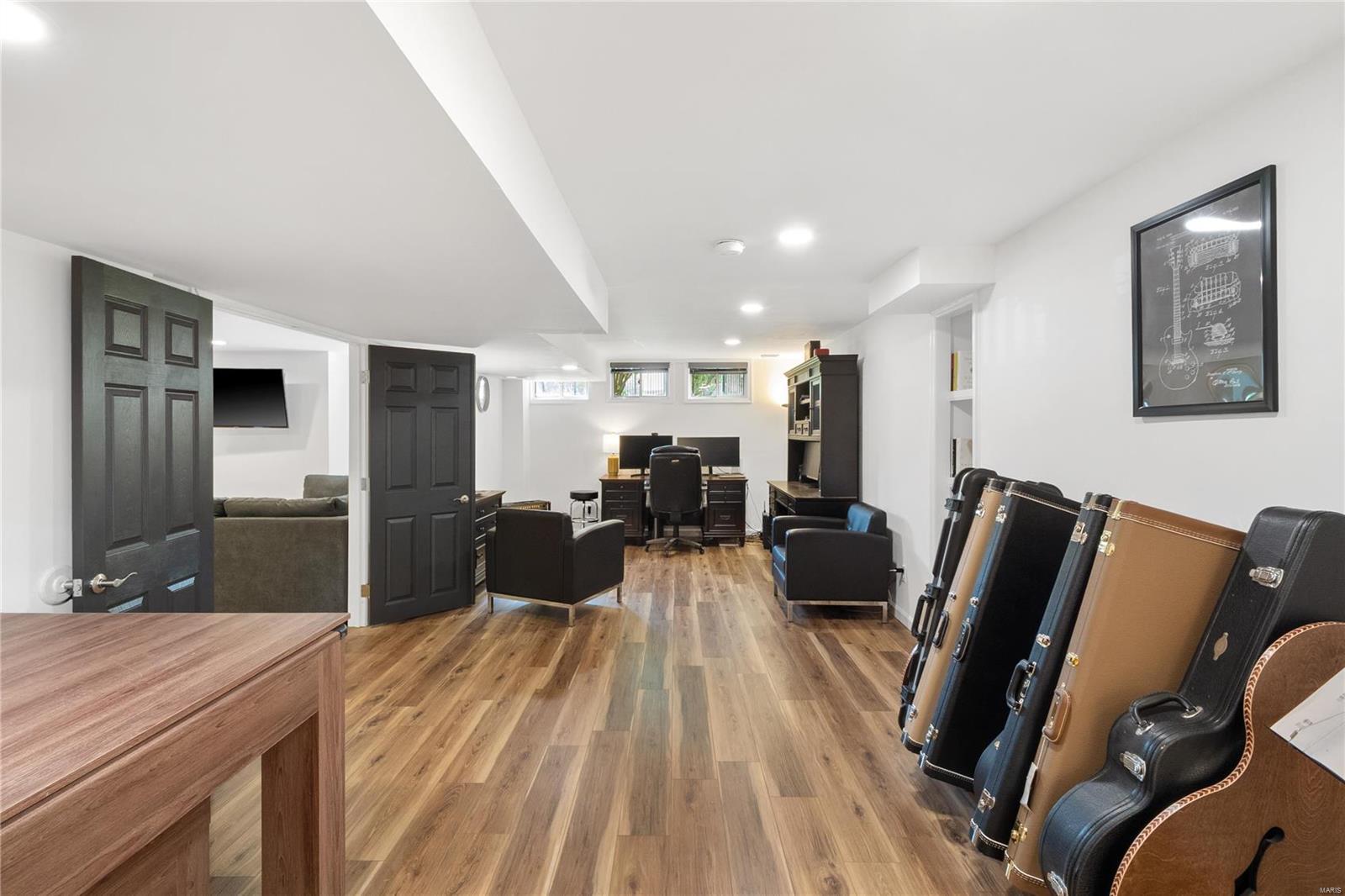 Manors Of Town & Country Bristol Manor - Residential