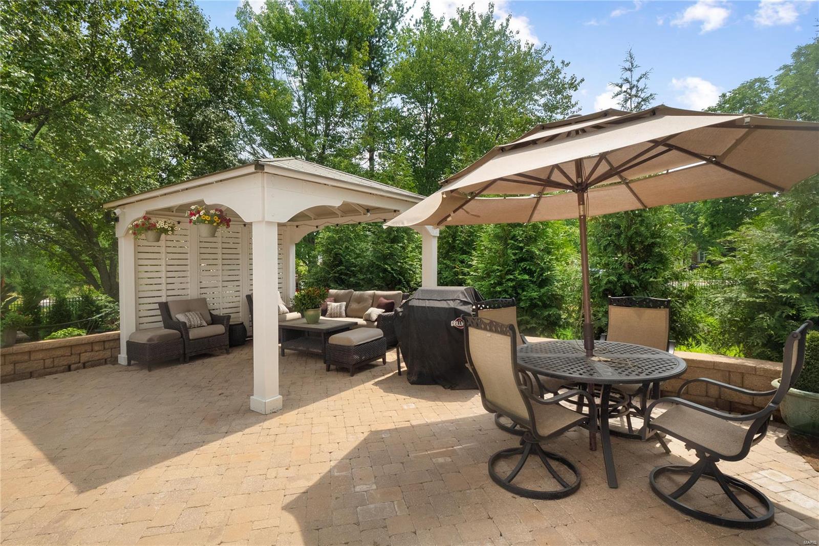 Manors Of Town & Country Bristol Manor - Residential