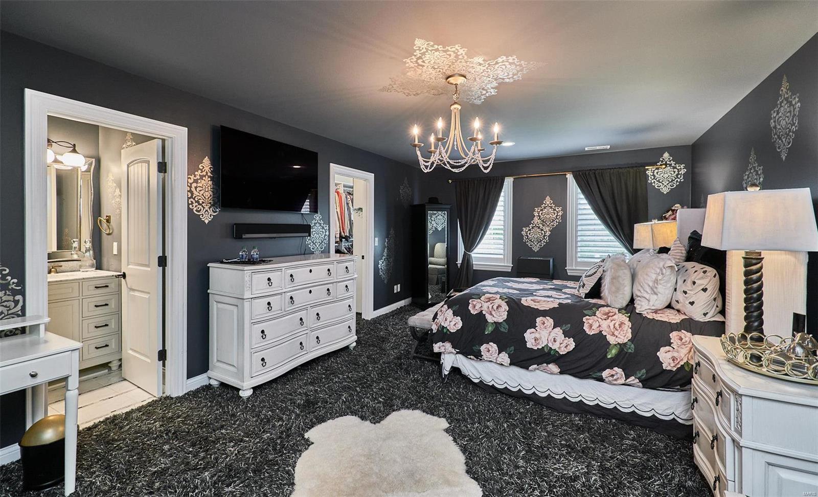 Ladue Meadows - Residential