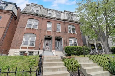 Townhouse in St Louis MO 2205 Sidney Street.jpg