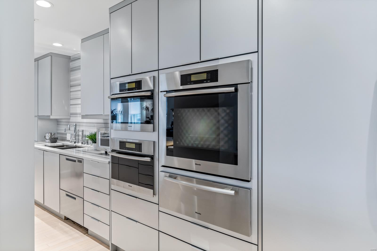 Park Plaza Residential Condo - Residential