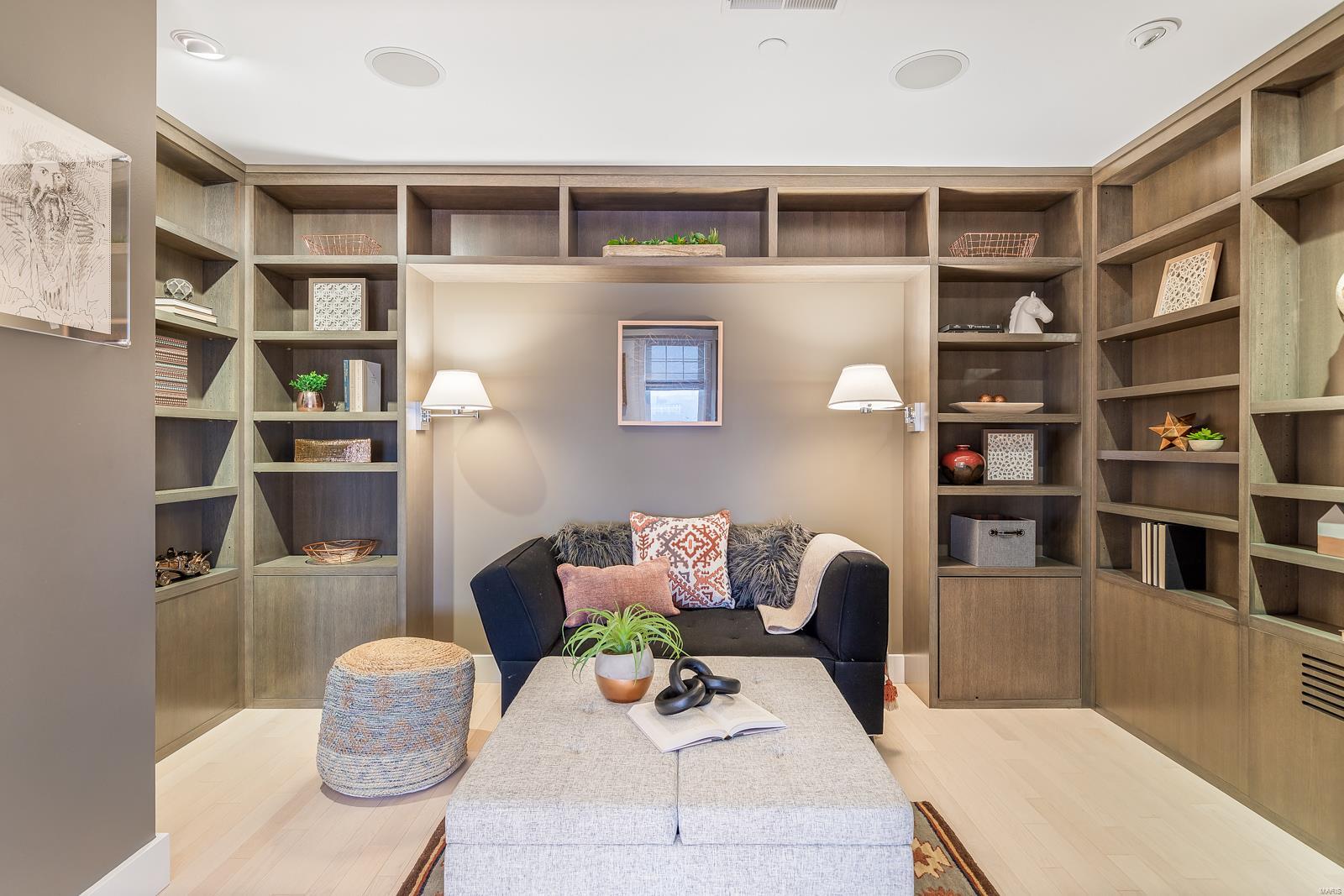 Park Plaza Residential Condo - Residential