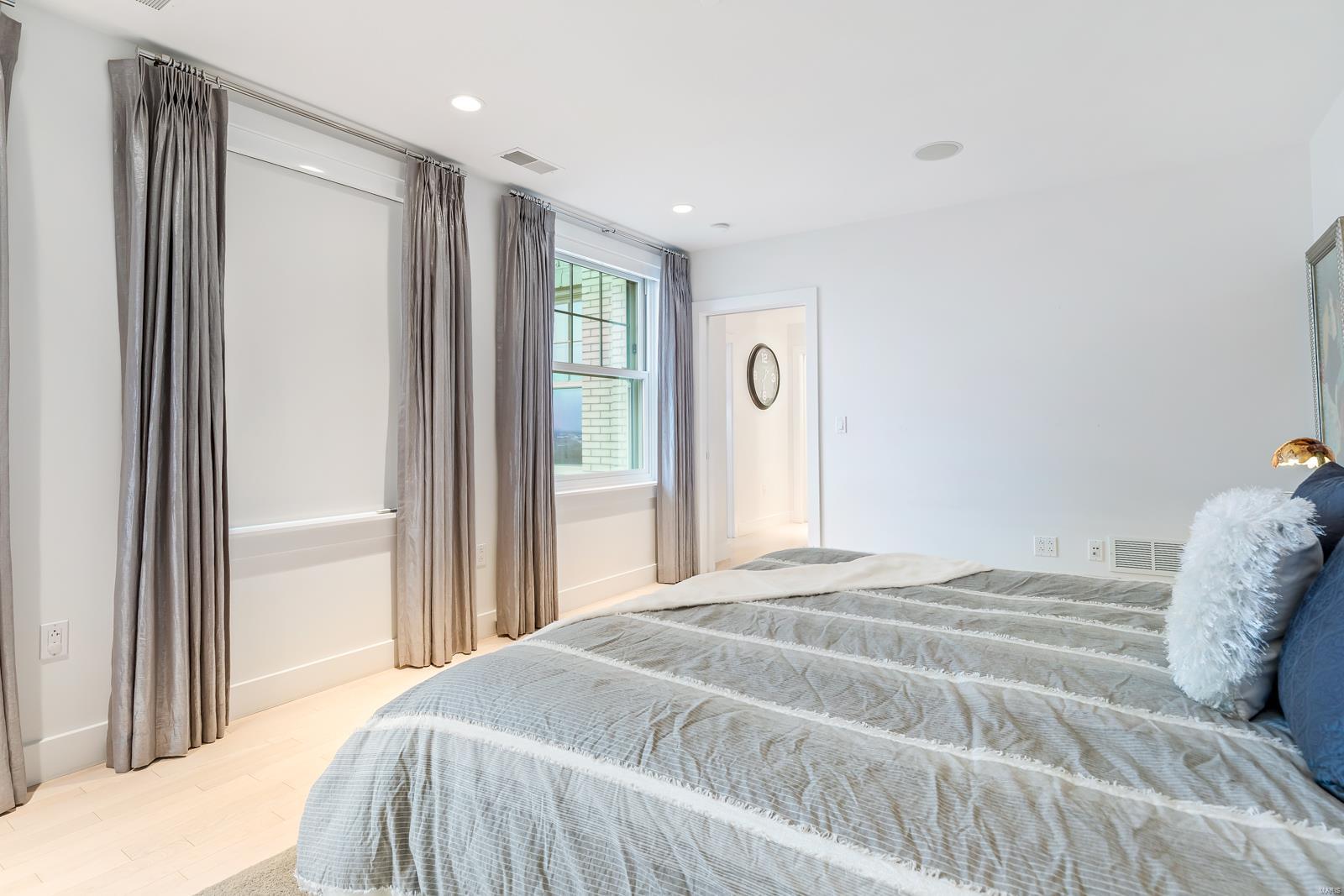 Park Plaza Residential Condo - Residential