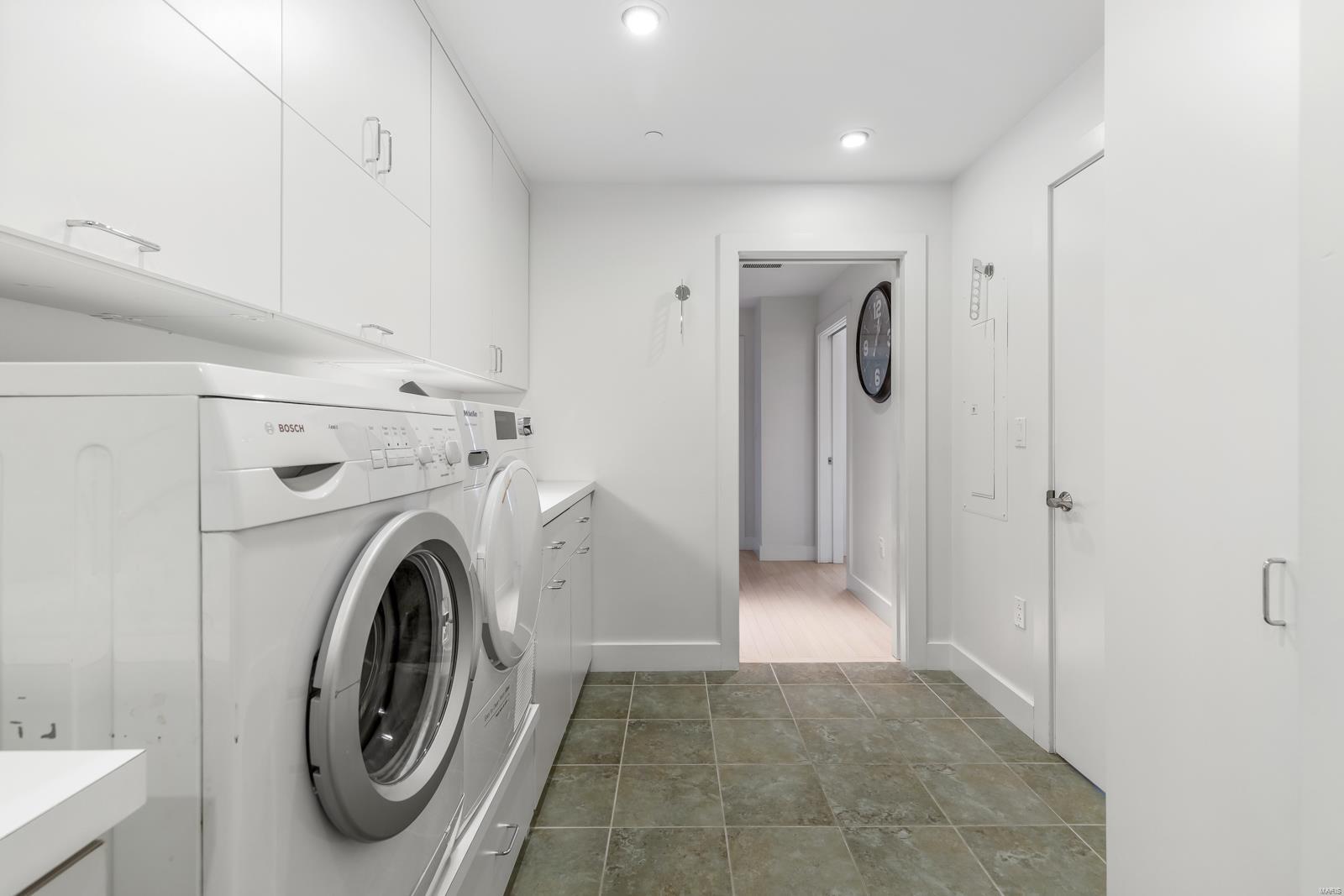 Park Plaza Residential Condo - Residential