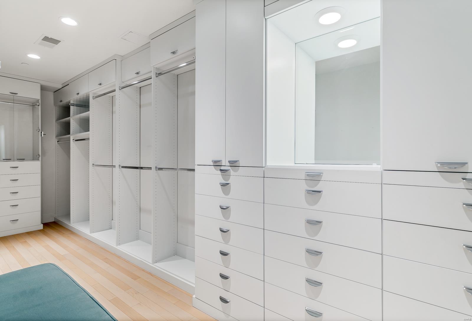 Park Plaza Residential Condo - Residential