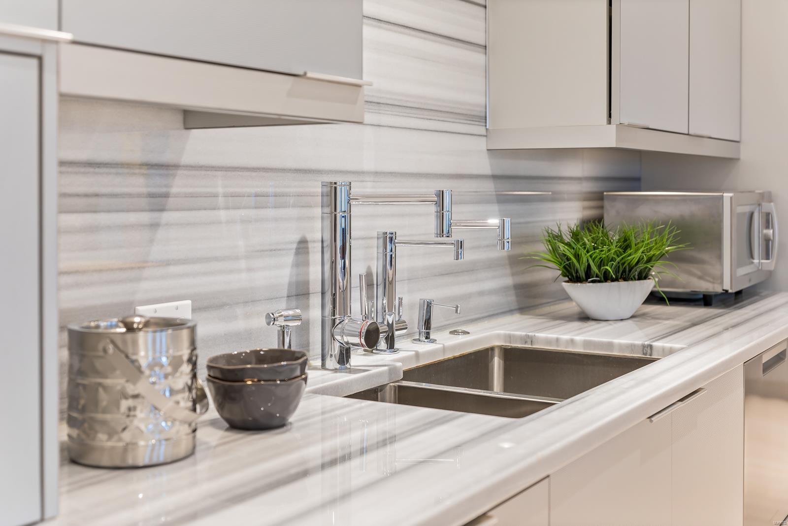 Park Plaza Residential Condo - Residential