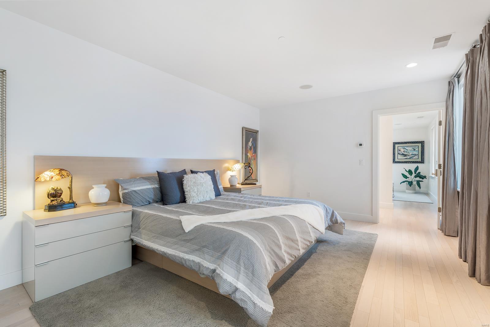 Park Plaza Residential Condo - Residential